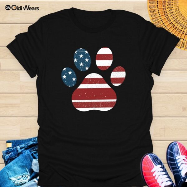 Patriotic Dog Paw T-Shirt – American Flag Design for Proud Dog Lovers
