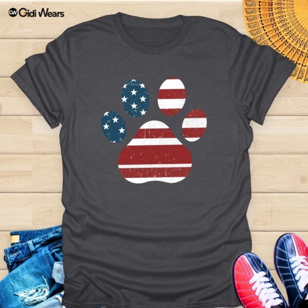 Patriotic Dog Paw T-Shirt – American Flag Design for Proud Dog Lovers