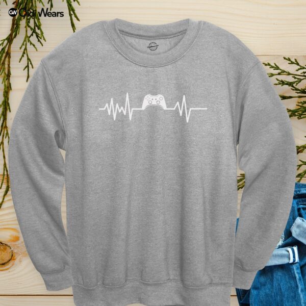 amer's Pulse T-Shirt for Gamers and Dog Lovers with dynamic design - Gidi Wears