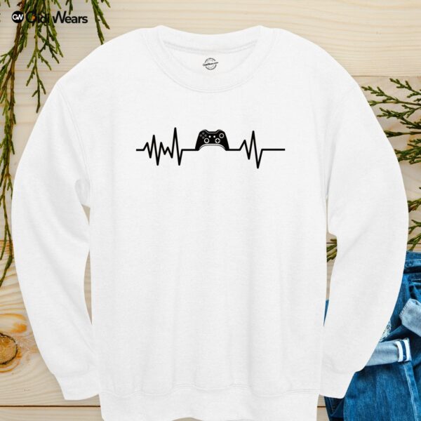 amer's Pulse T-Shirt for Gamers and Dog Lovers with dynamic design - Gidi Wears